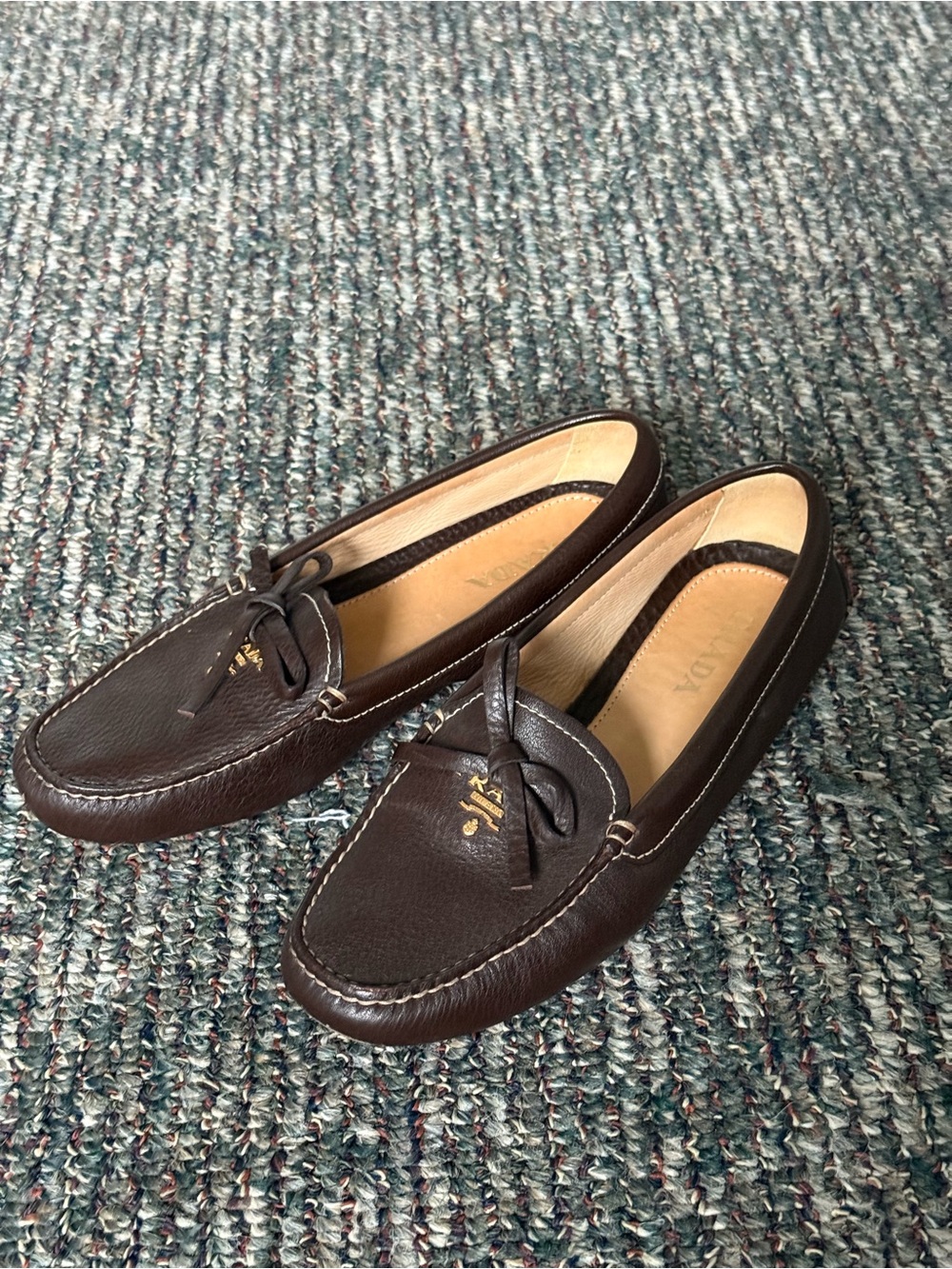 Prada women’s Pebbled Leather Driving Loafers Moccasins Sz 37.5 7/7.5
